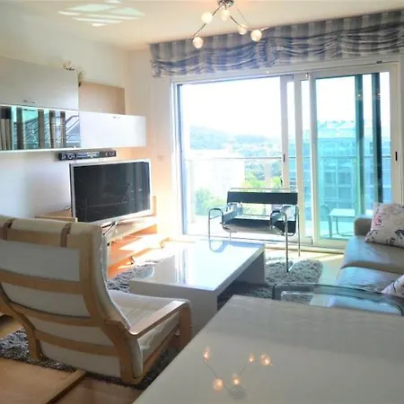 Impresionante Apartamento Con Piscina En