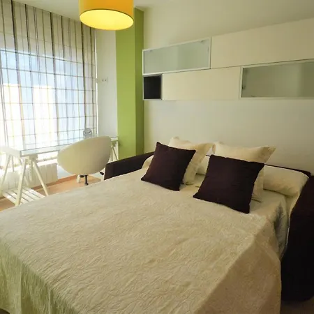 Impresionante Apartamento Con Piscina En
